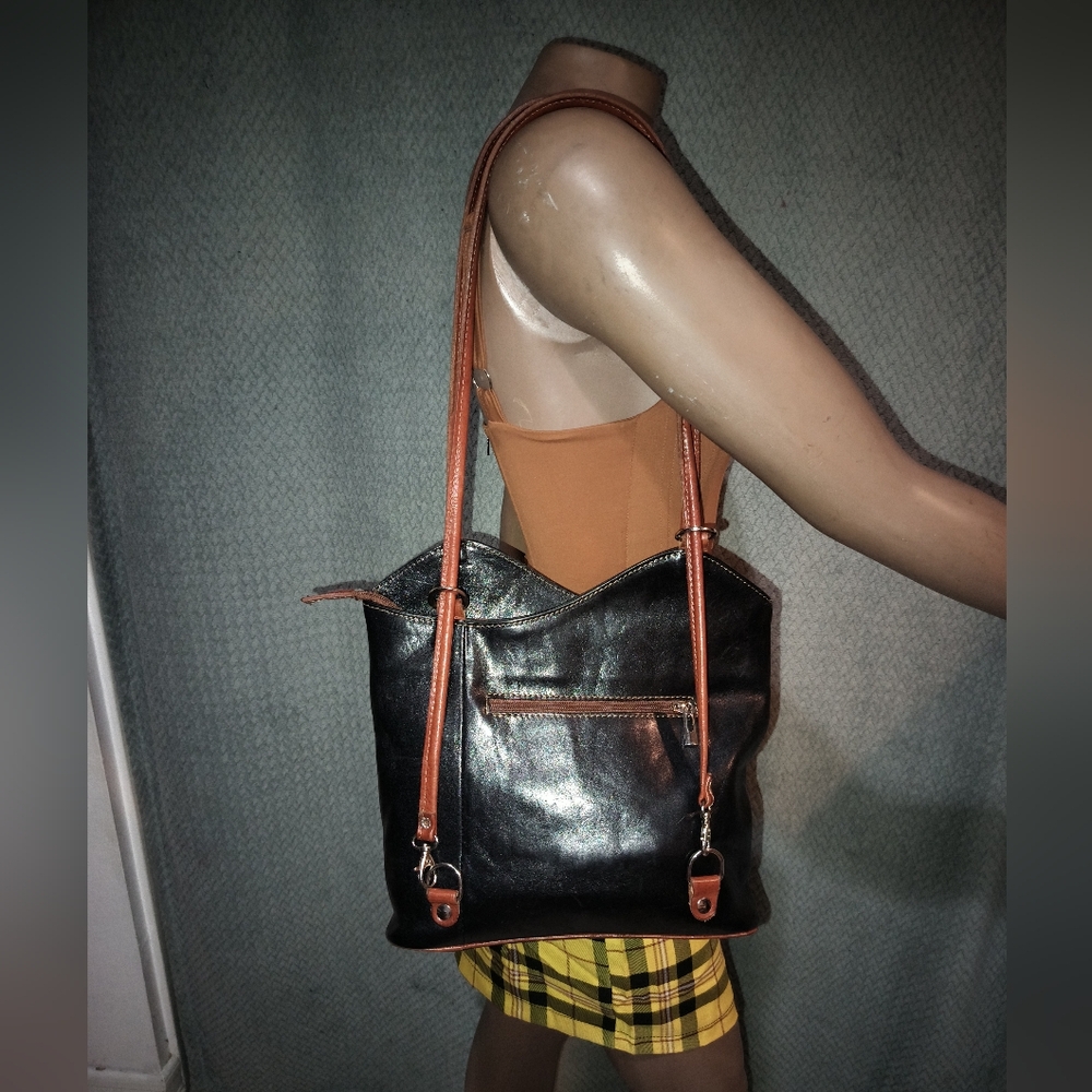SOLD Vera Pelle Black Italian Smooth Finish Leather Shoulder Bag.